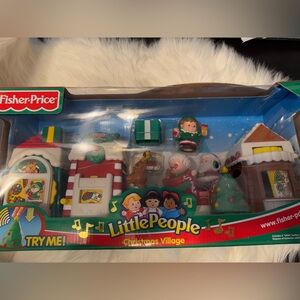 2004 Fisher Price Little People Christmas Village